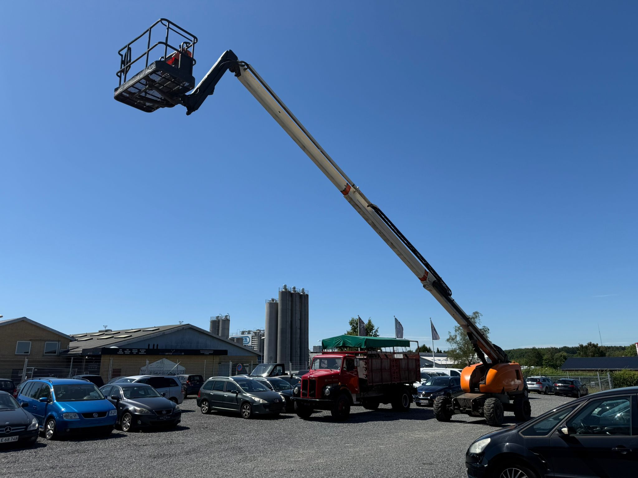 Sold - Scissor Lift - View 2